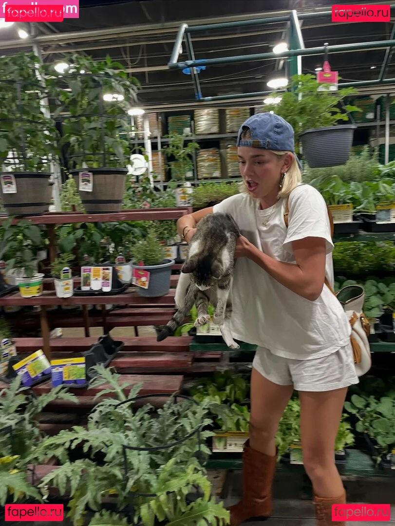 Becca Means Onlyfans Photo Gallery 