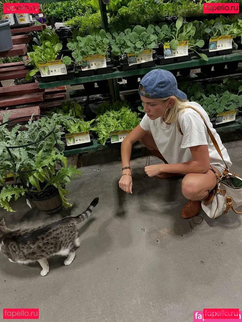 Becca Means Onlyfans Photo Gallery 