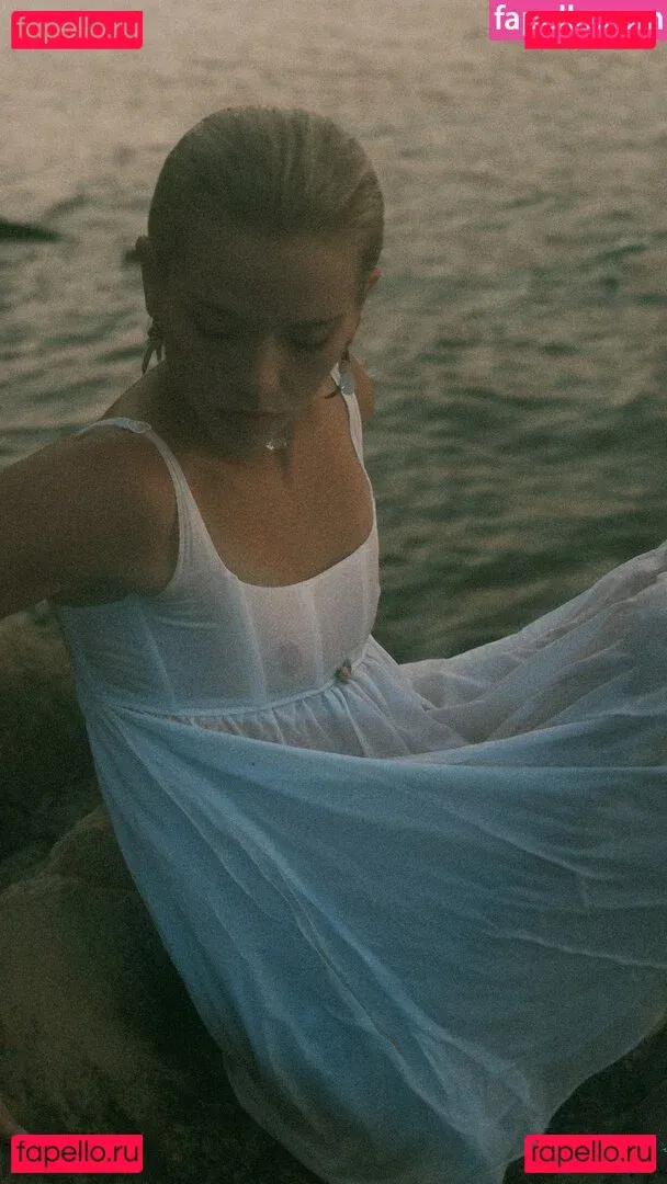 Becca Means Onlyfans Photo Gallery 