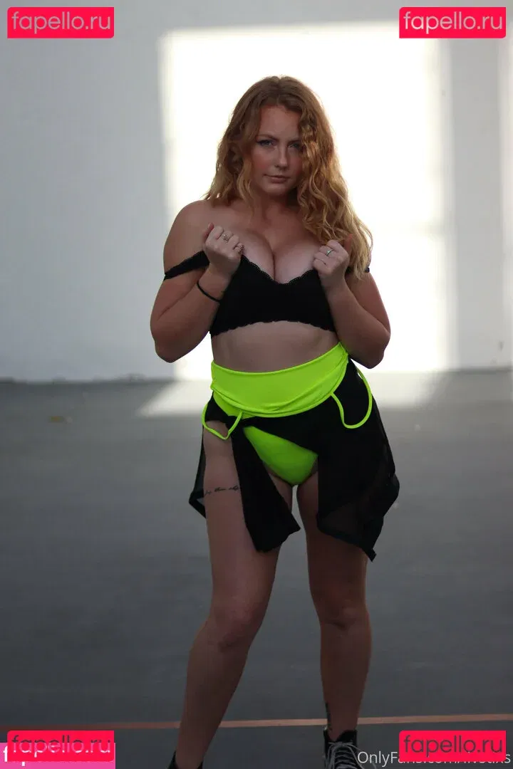 LivStixs Onlyfans Photo Gallery 