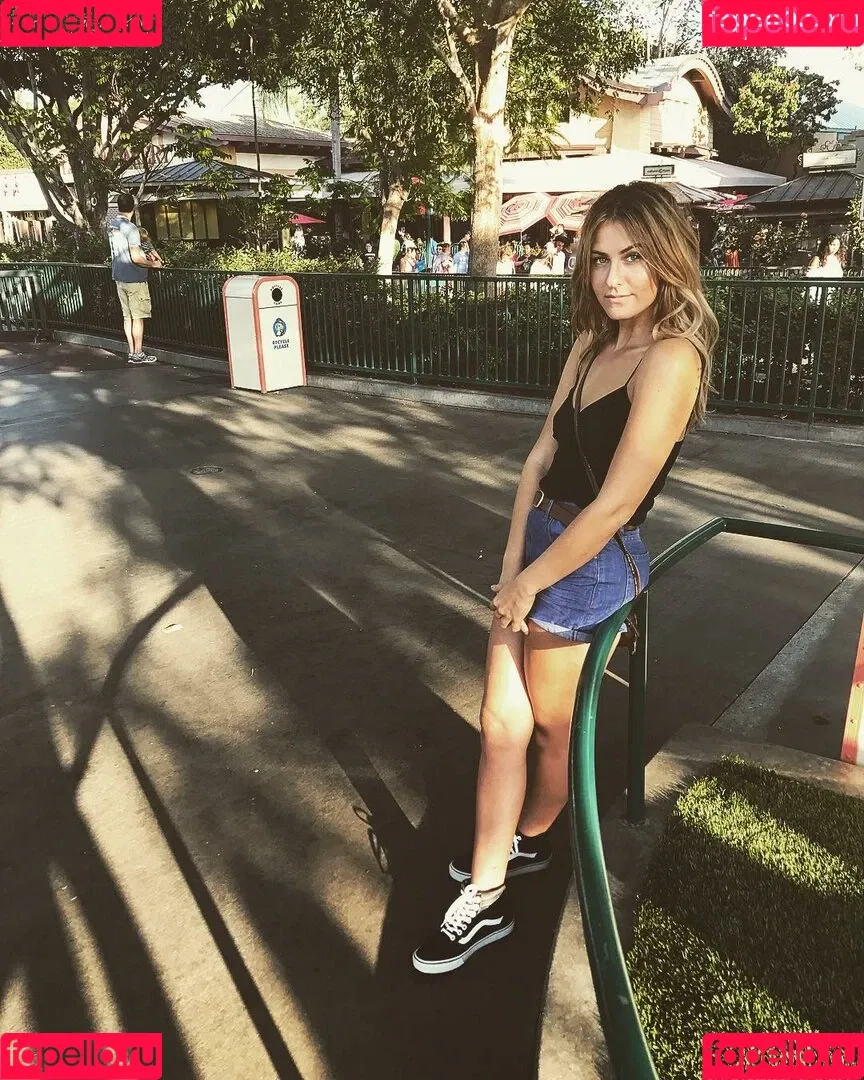 Scout Taylor-Compton Onlyfans Photo Gallery 