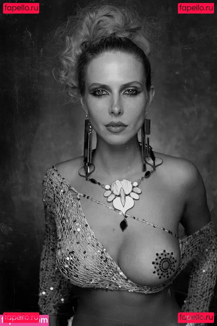 Oxana Streltsova Onlyfans Photo Gallery 