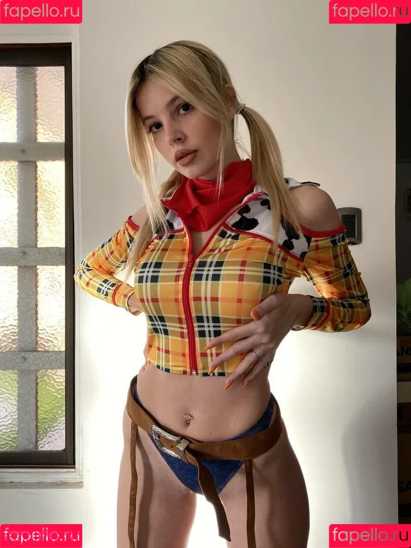 Yus Lopez Onlyfans Photo Gallery 