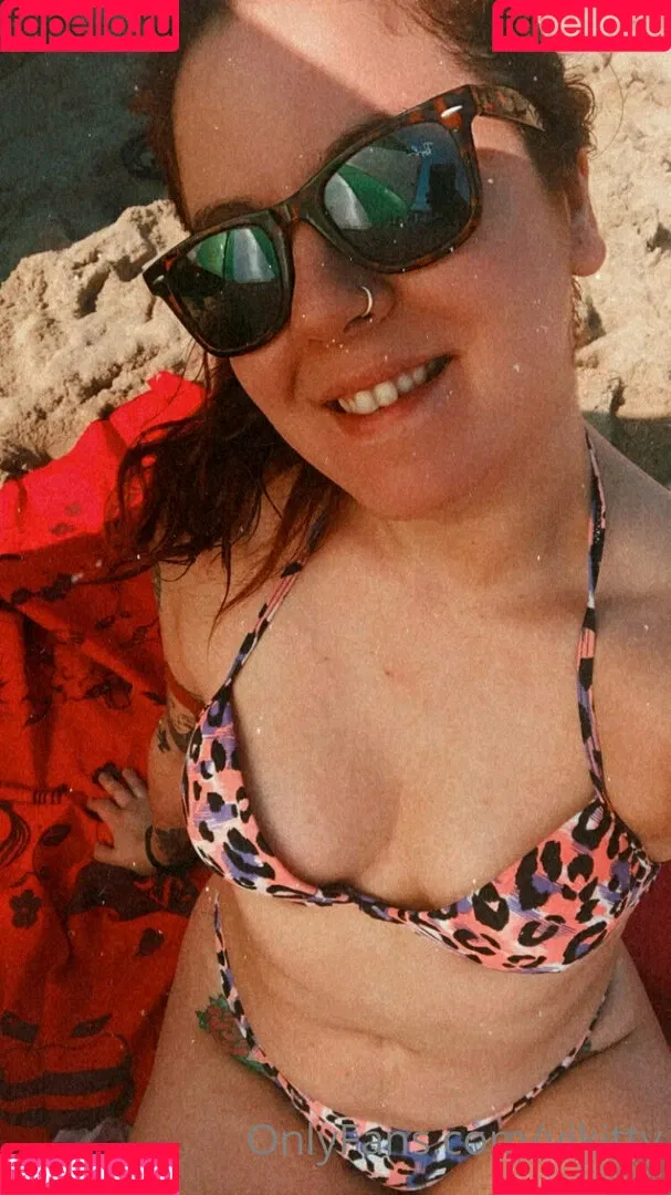 vikitty Onlyfans Photo Gallery 