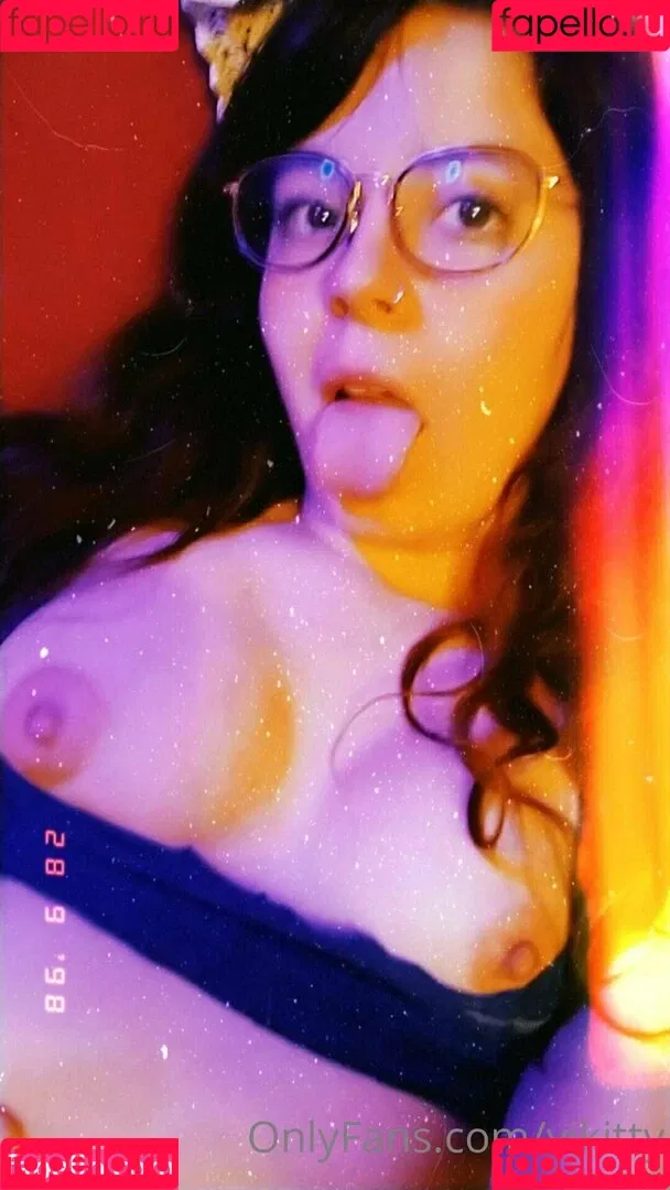 vikitty Onlyfans Photo Gallery 