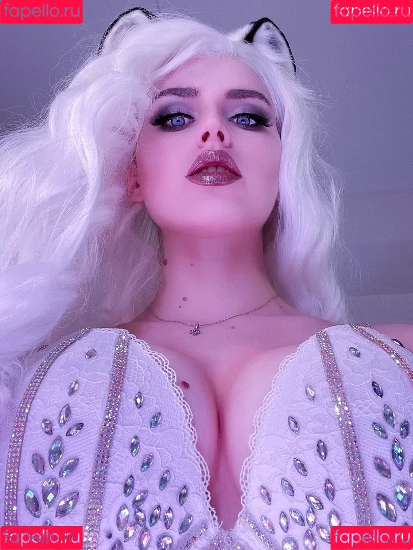 Adeline Frost Onlyfans Photo Gallery 