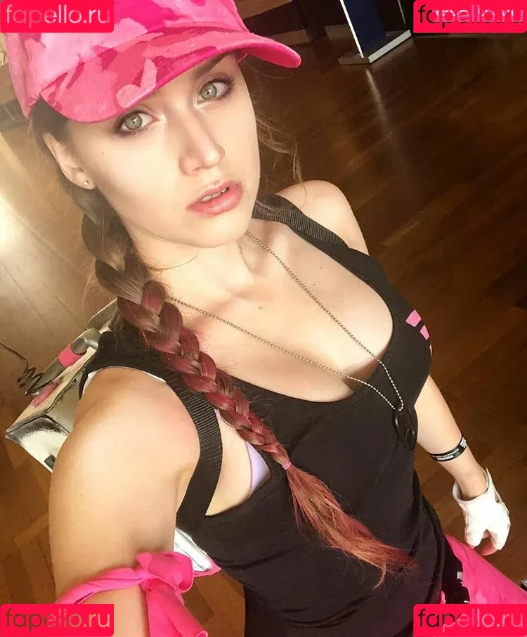 Adeline Frost Onlyfans Photo Gallery 