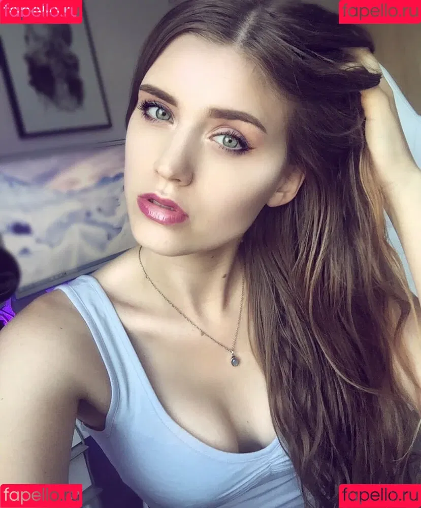 Adeline Frost Onlyfans Photo Gallery 