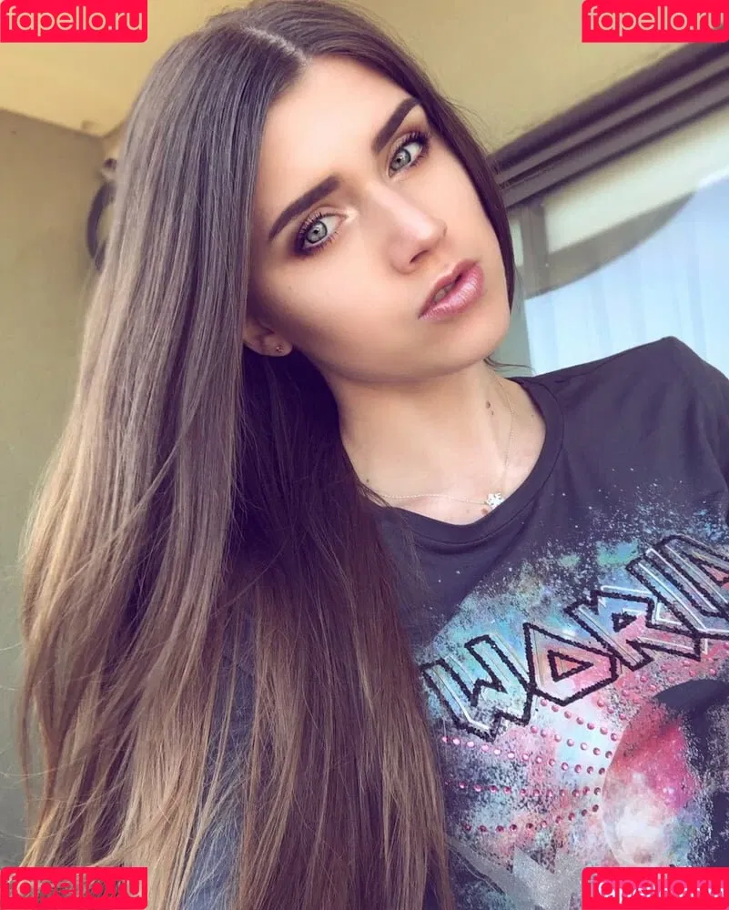 Adeline Frost Onlyfans Photo Gallery 
