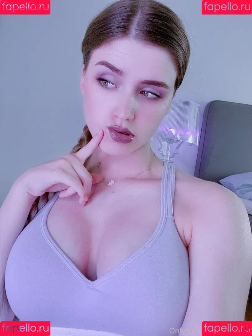 Adeline Frost Onlyfans Photo Gallery 