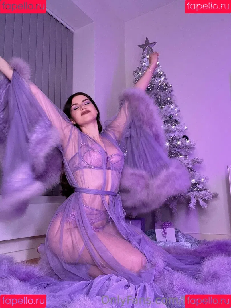 Adeline Frost Onlyfans Photo Gallery 