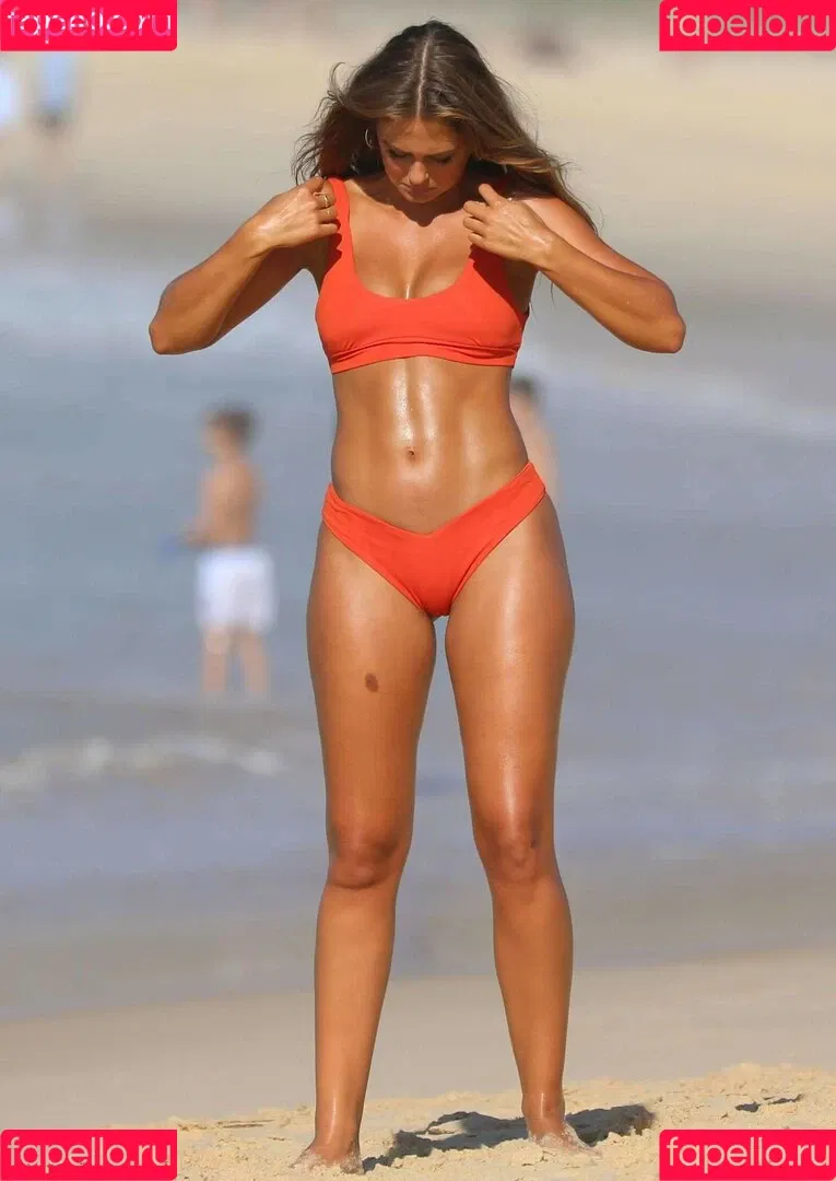 Steph Claire Smith Onlyfans Photo Gallery 