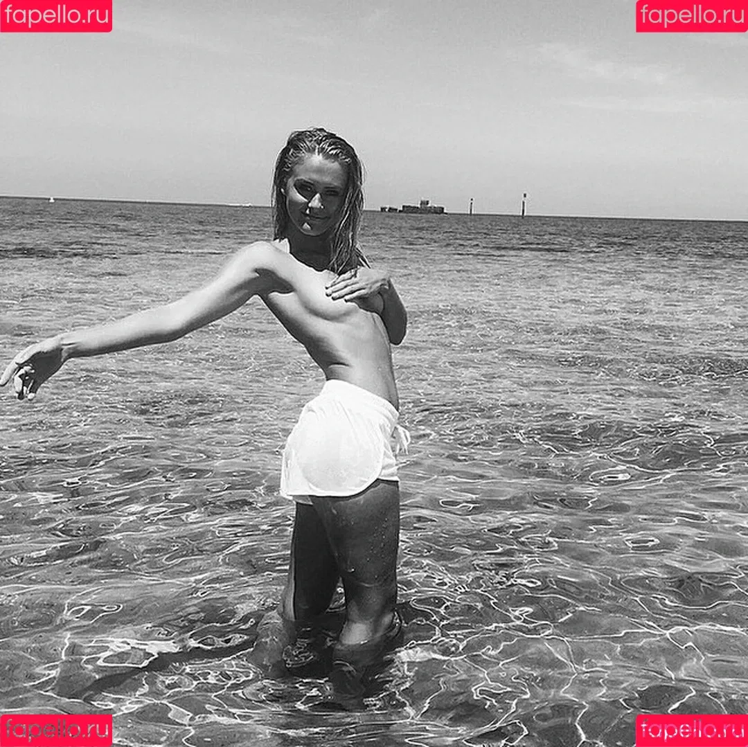 Steph Claire Smith Onlyfans Photo Gallery 