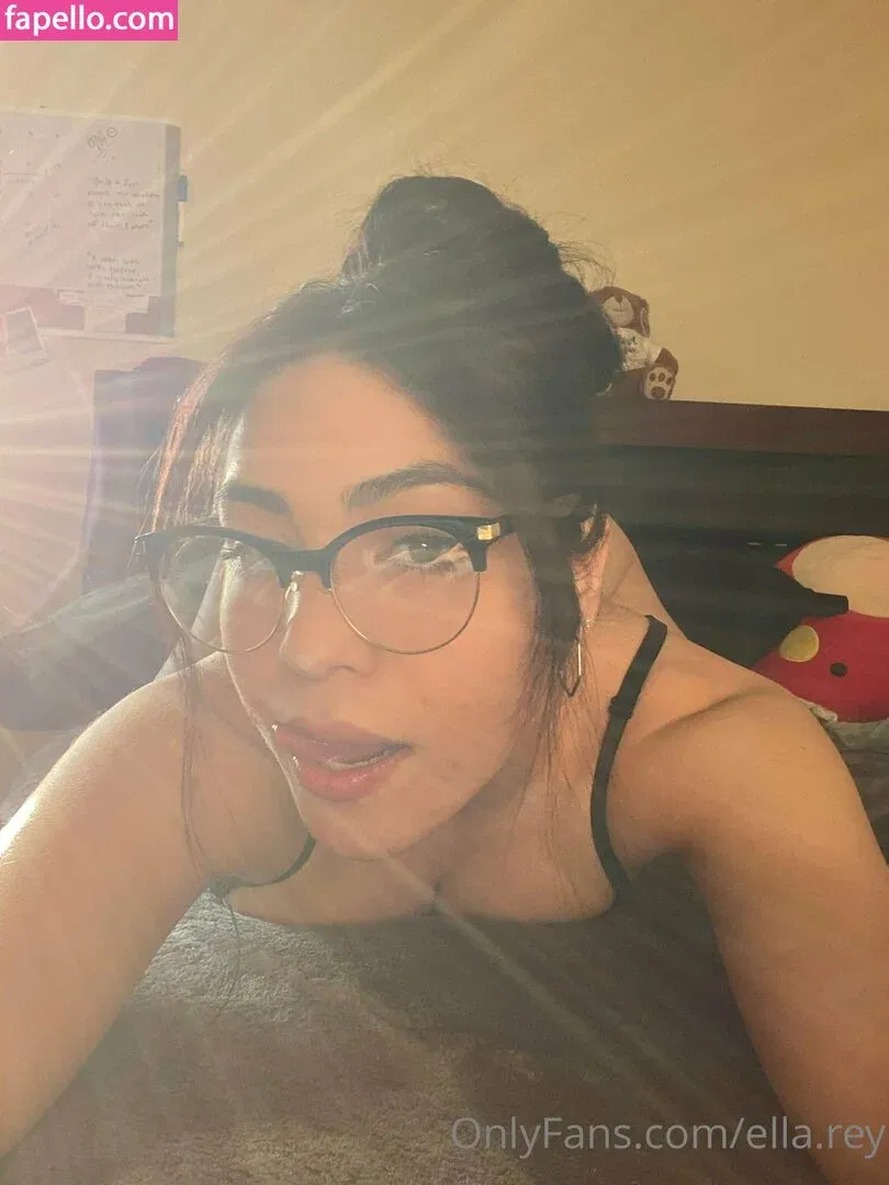ella.rey Onlyfans Photo Gallery 