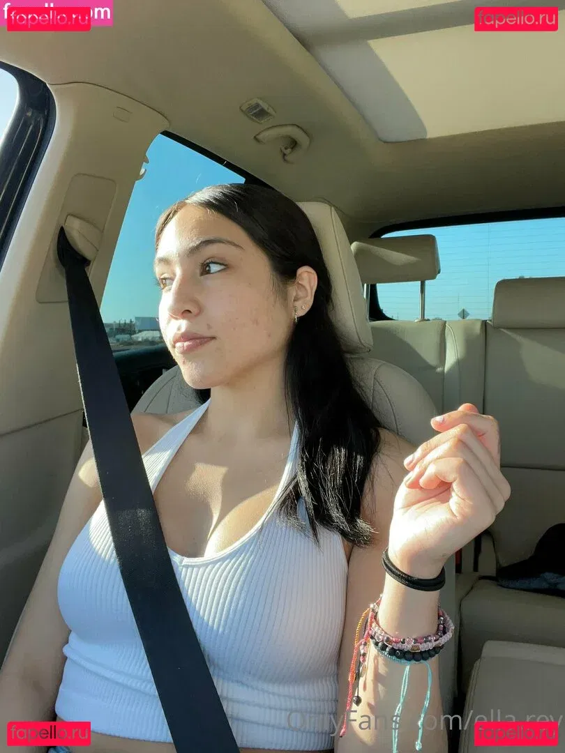 ella.rey Onlyfans Photo Gallery 