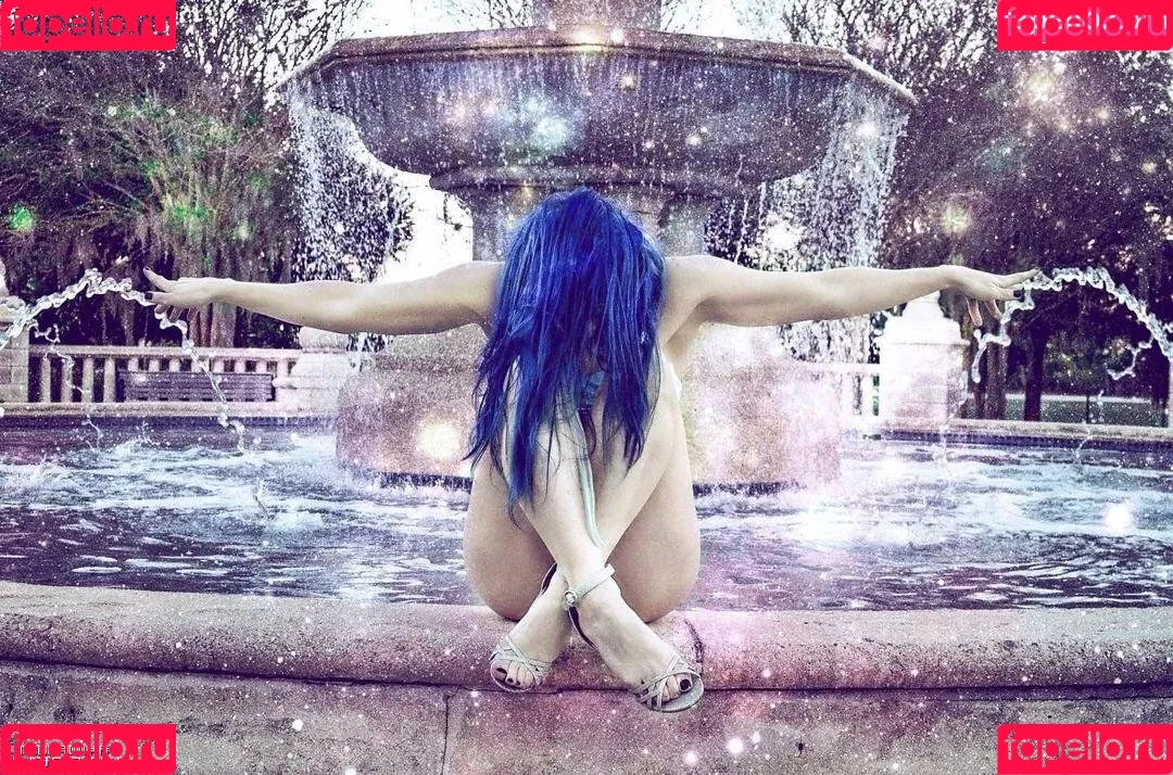 Leva Bates Onlyfans Photo Gallery 