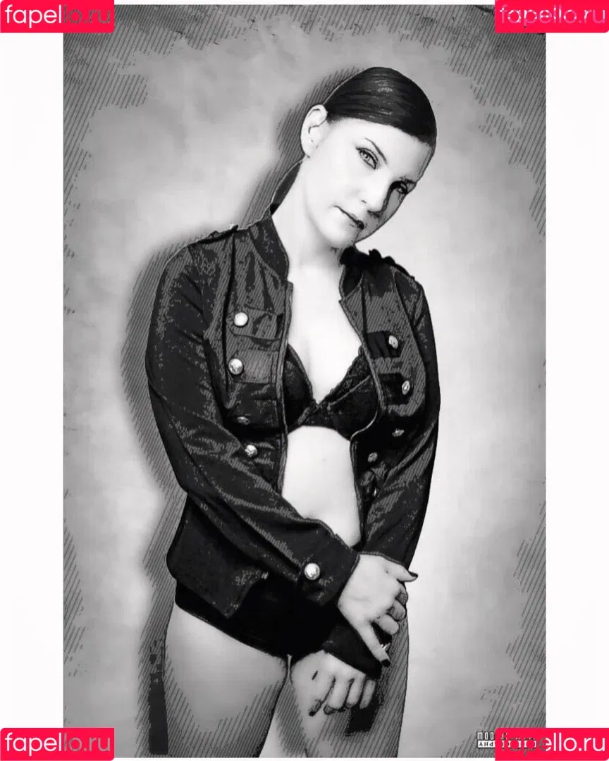 Leva Bates Onlyfans Photo Gallery 