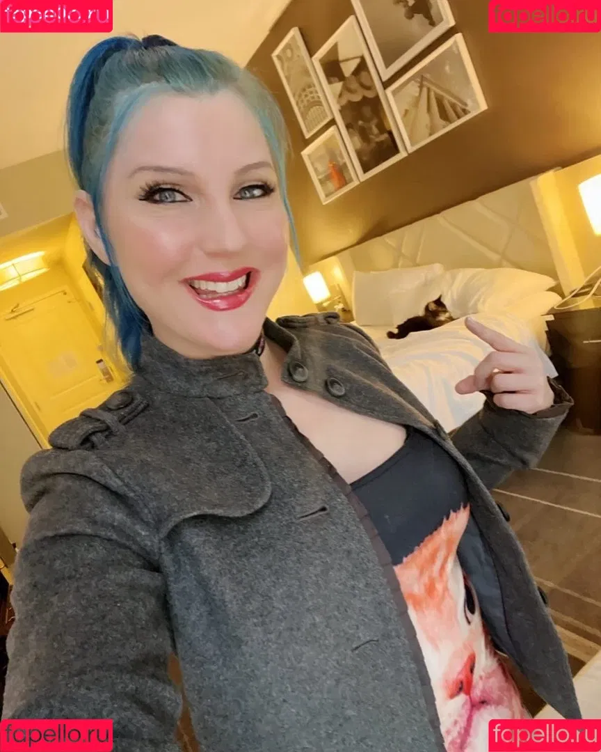 Leva Bates Onlyfans Photo Gallery 