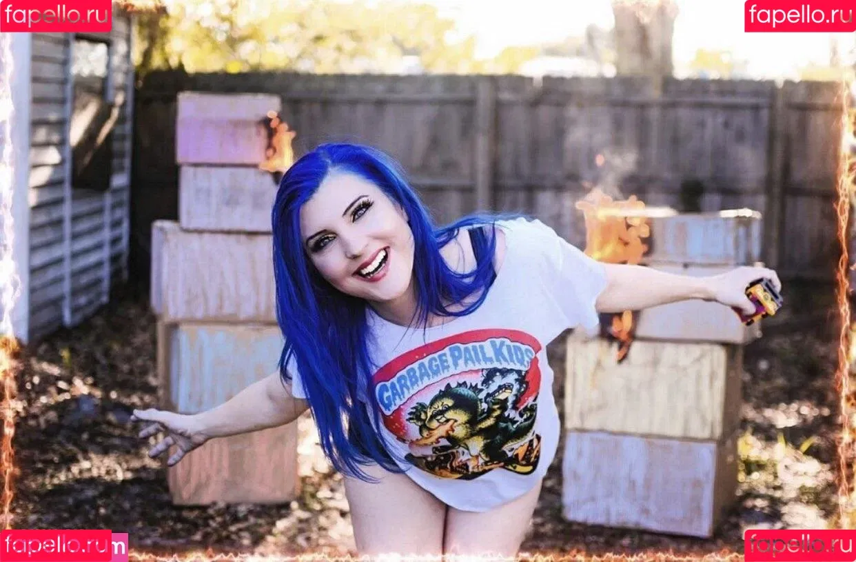 Leva Bates Onlyfans Photo Gallery 