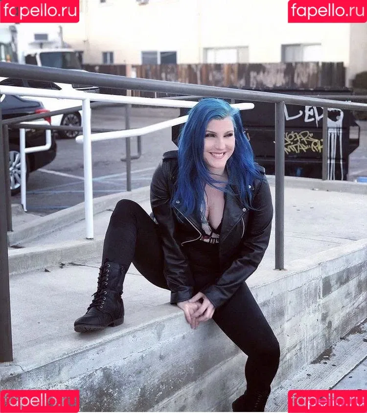 Leva Bates Onlyfans Photo Gallery 