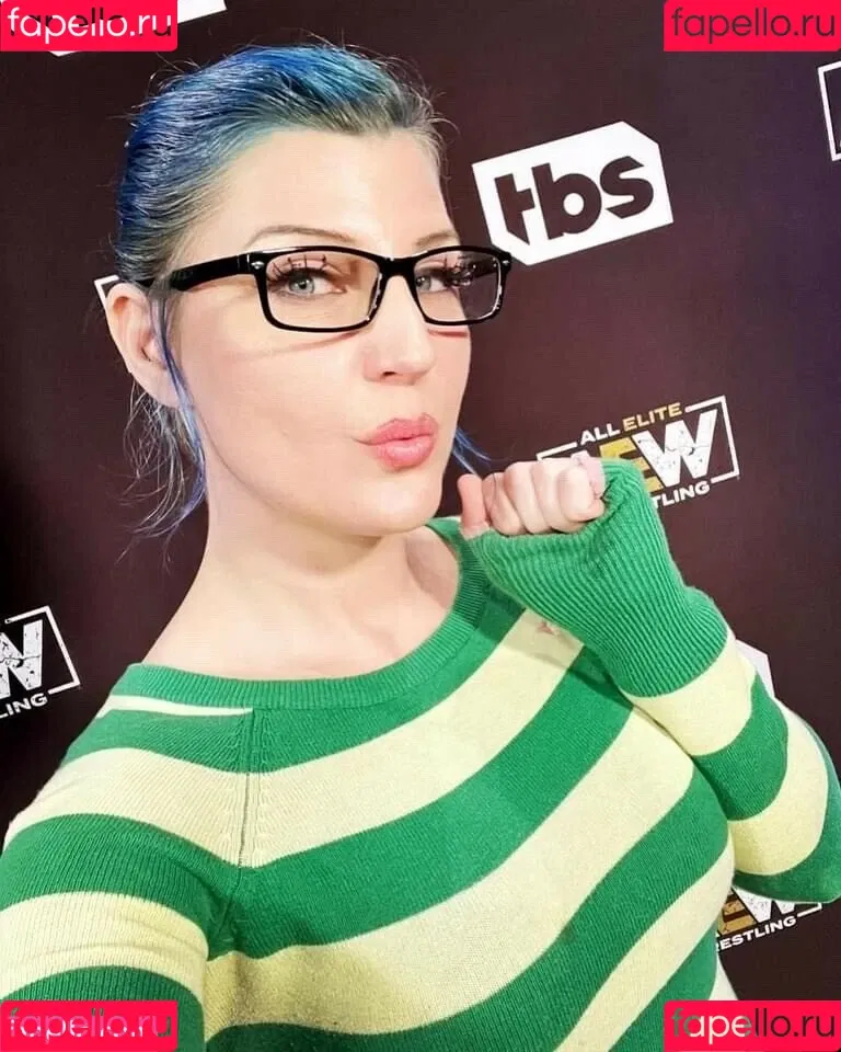 Leva Bates Onlyfans Photo Gallery 
