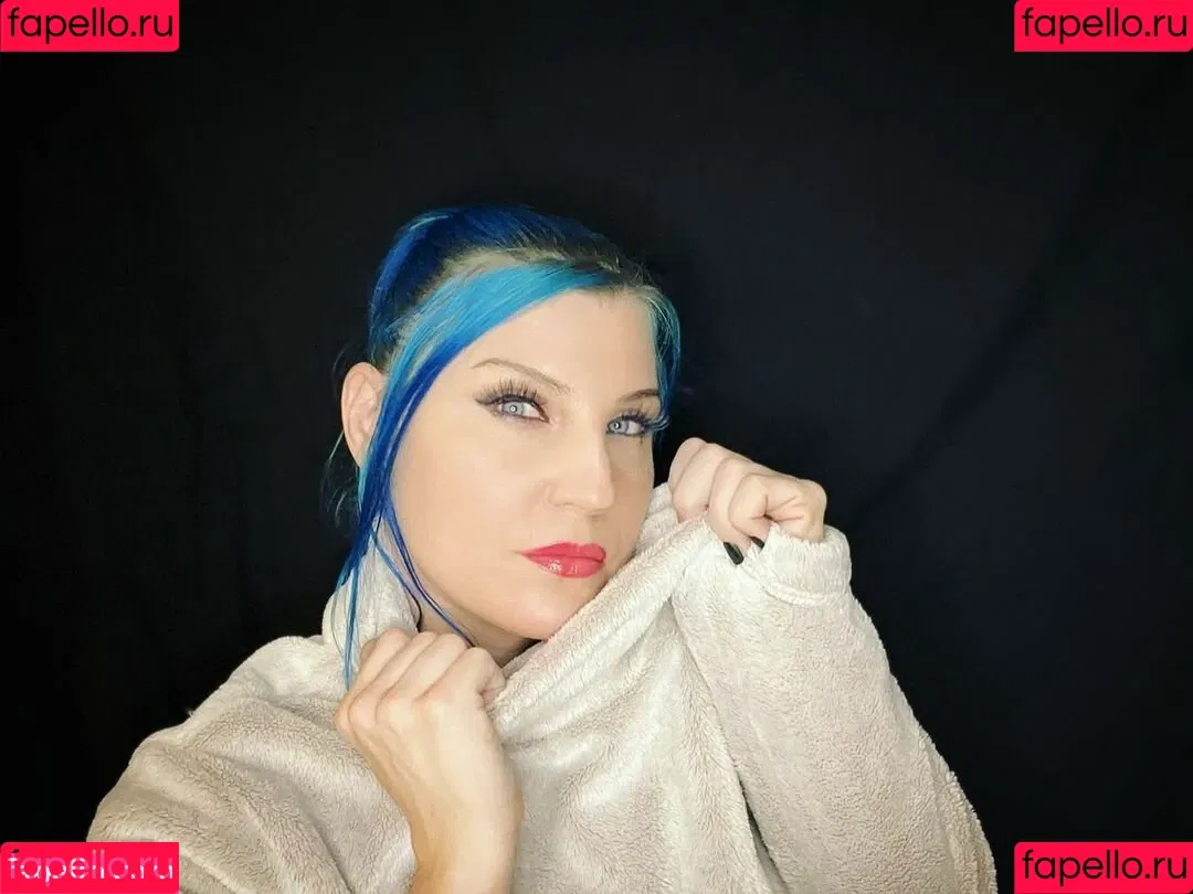 Leva Bates Onlyfans Photo Gallery 