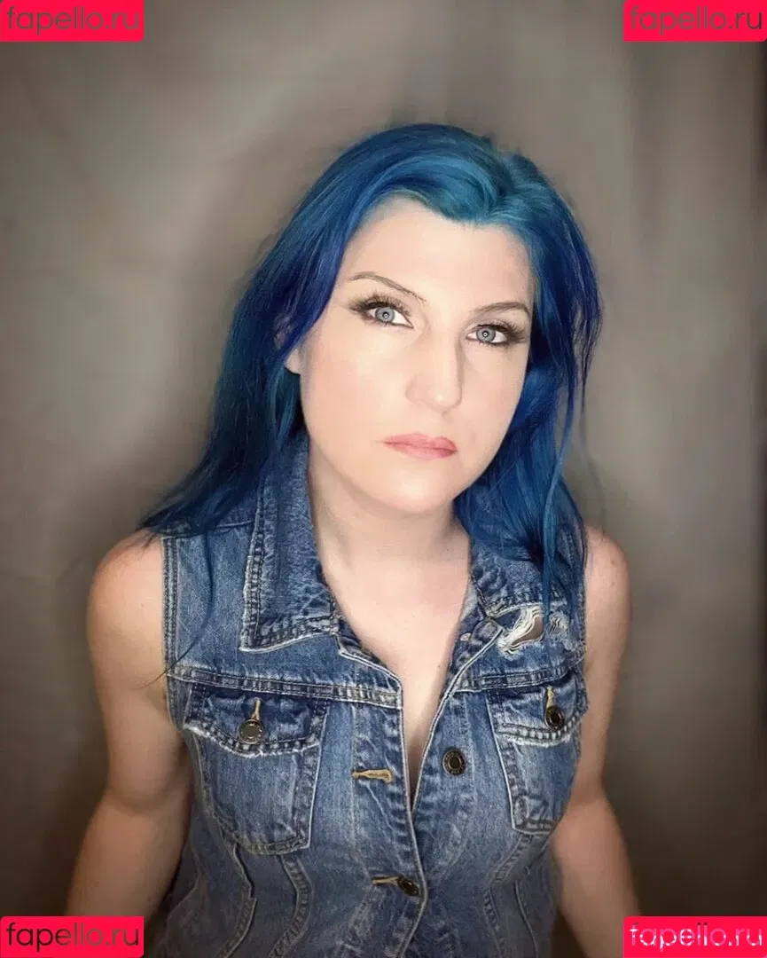 Leva Bates Onlyfans Photo Gallery 