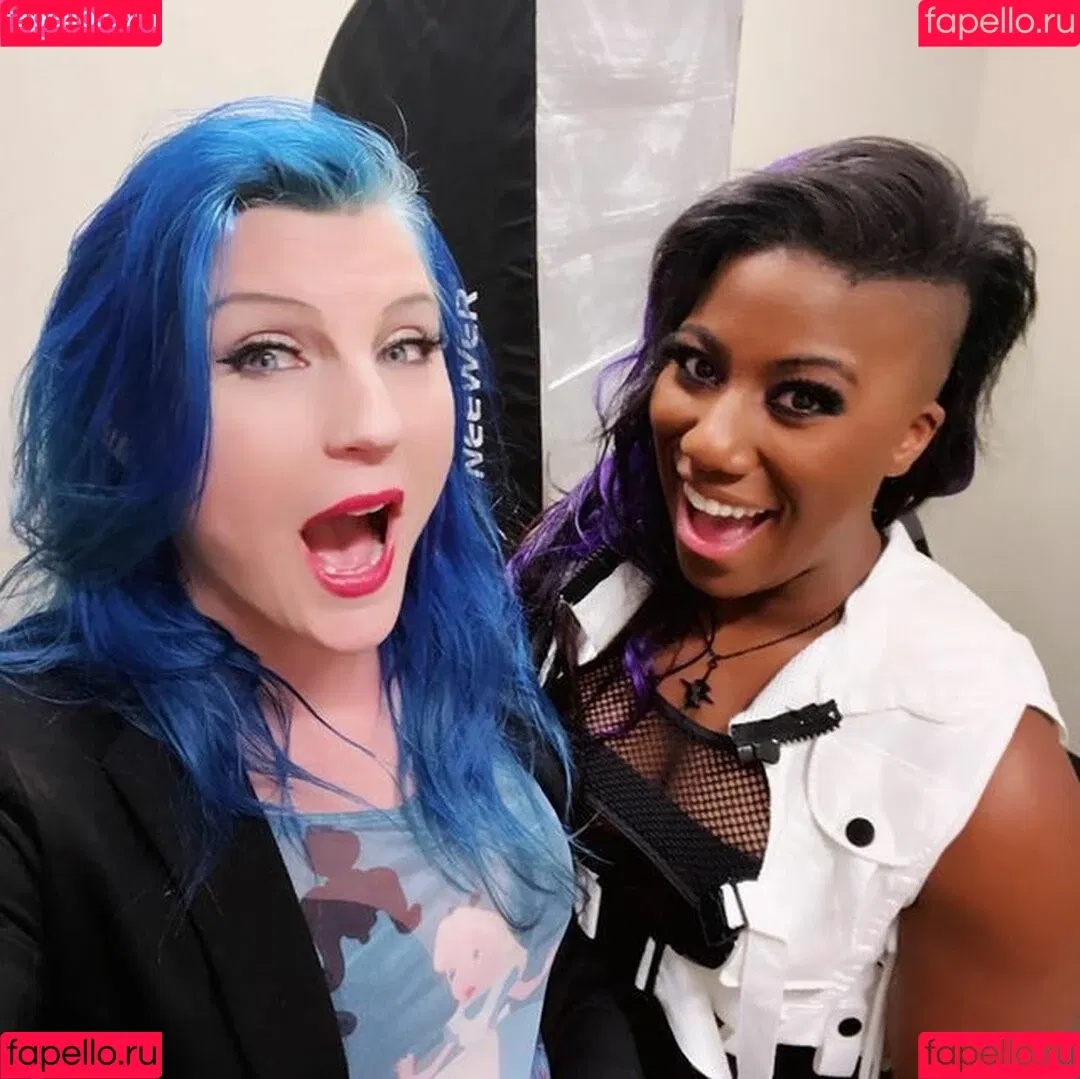 Leva Bates Onlyfans Photo Gallery 