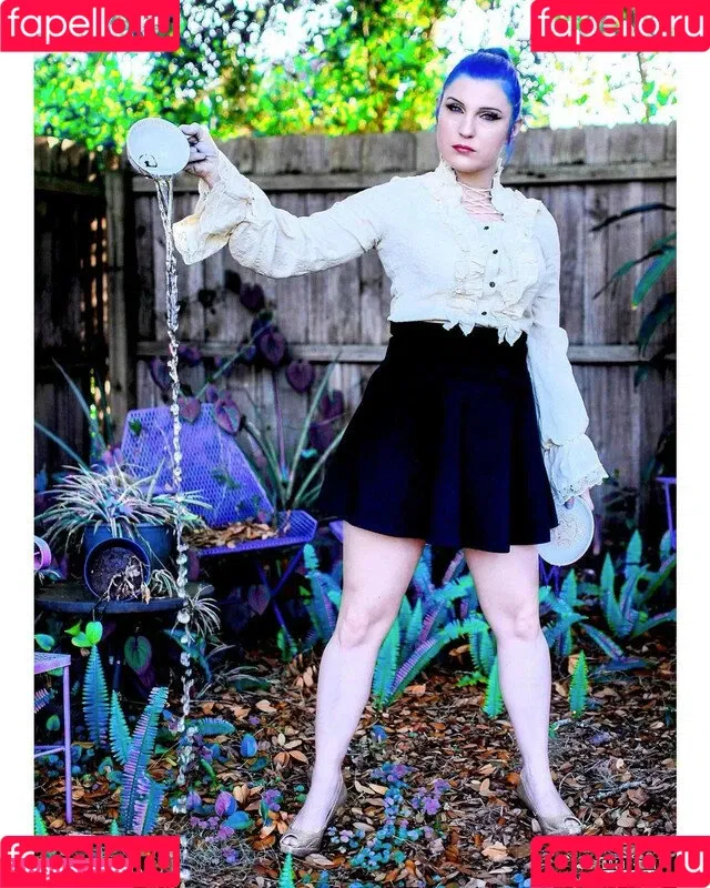 Leva Bates Onlyfans Photo Gallery 