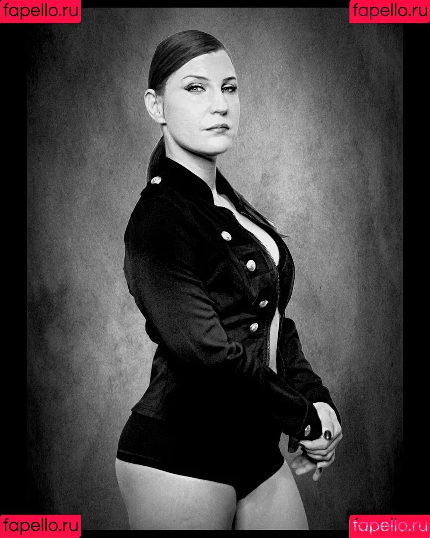 Leva Bates Onlyfans Photo Gallery 