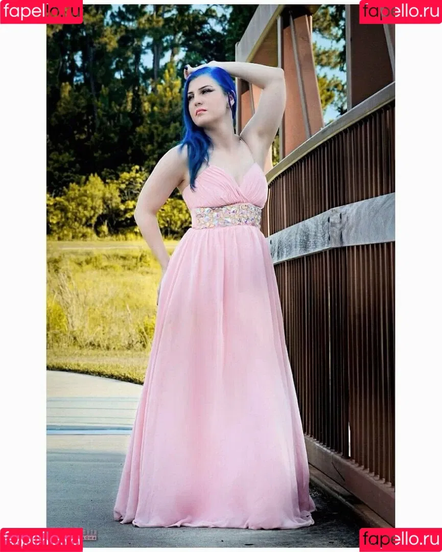 Leva Bates Onlyfans Photo Gallery 