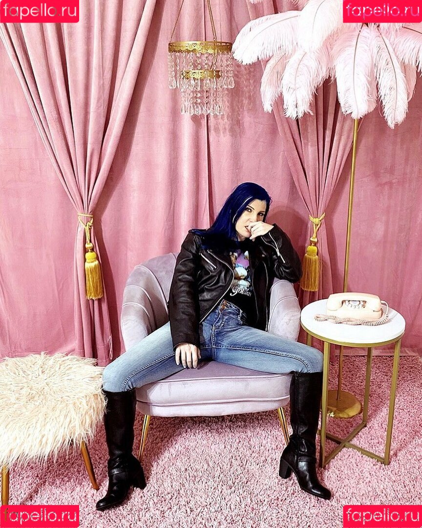 Leva Bates Onlyfans Photo Gallery 