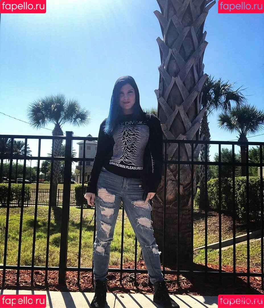 Leva Bates Onlyfans Photo Gallery 