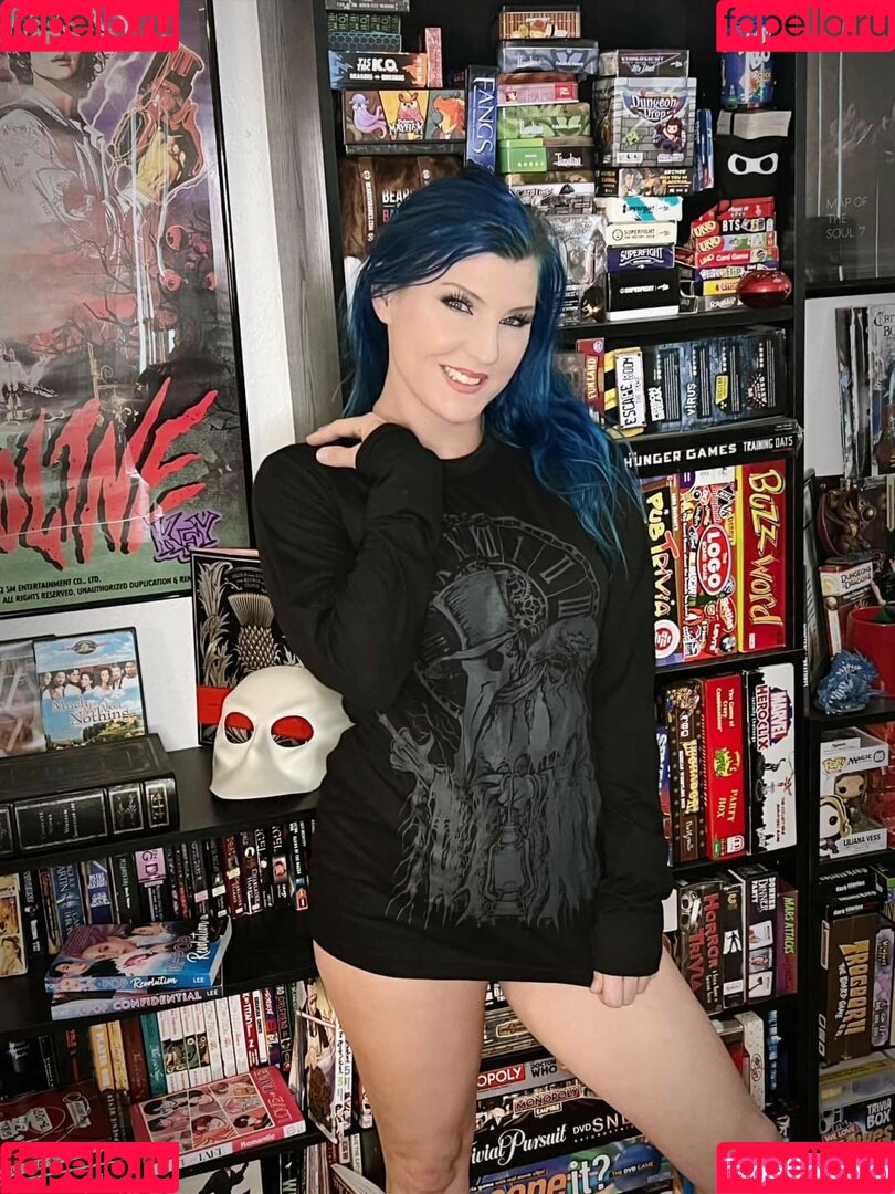 Leva Bates Onlyfans Photo Gallery 