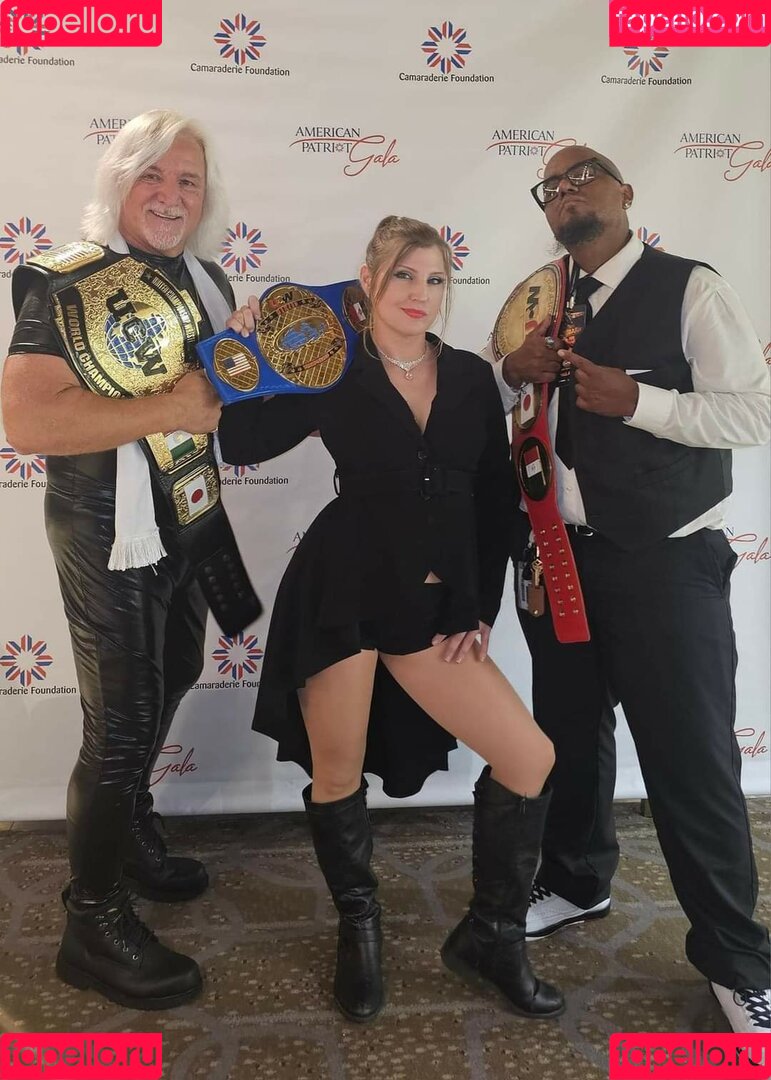 Leva Bates Onlyfans Photo Gallery 