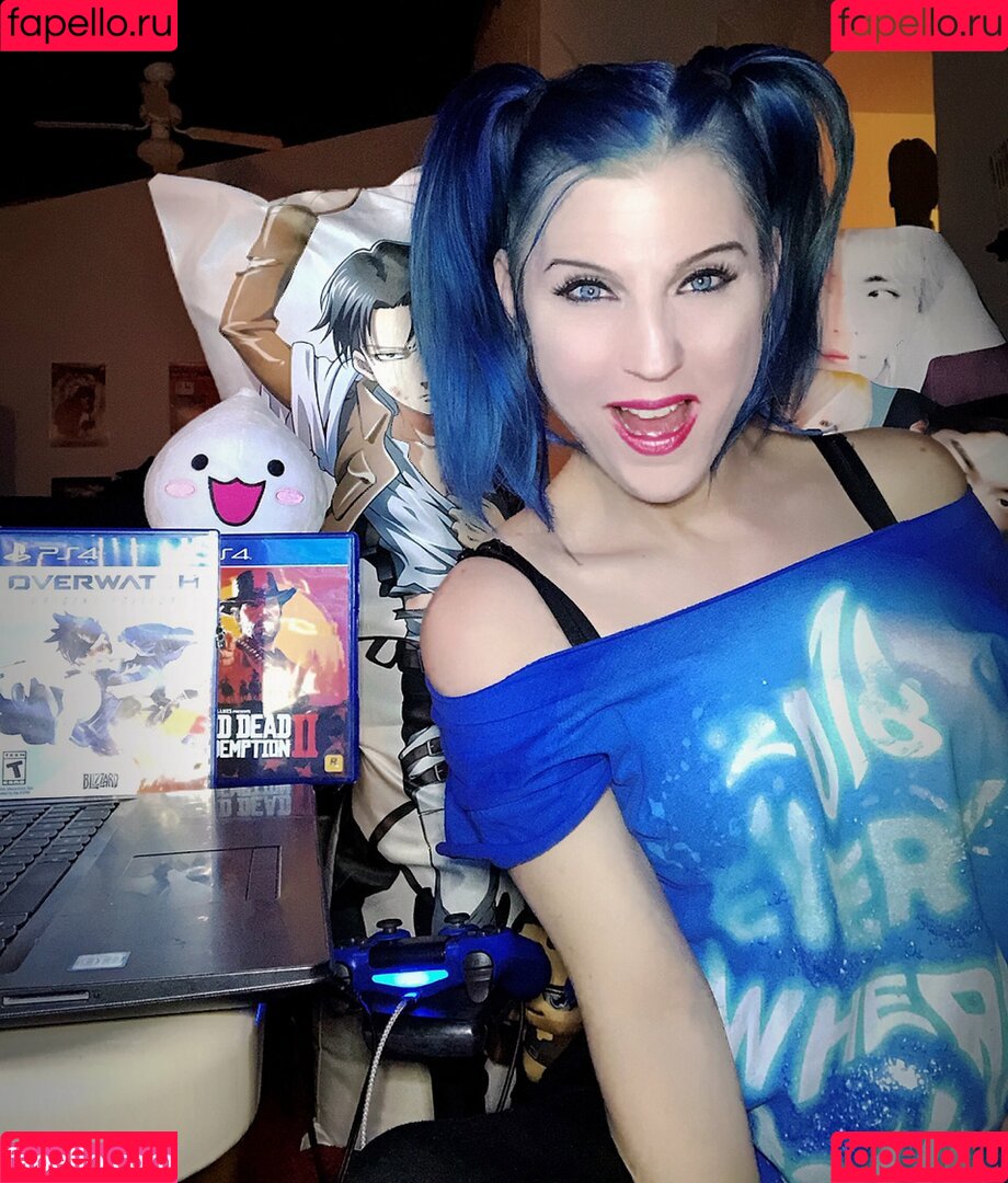 Leva Bates Onlyfans Photo Gallery 