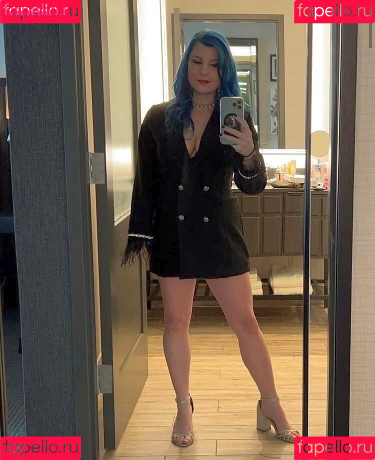 Leva Bates Onlyfans Photo Gallery 