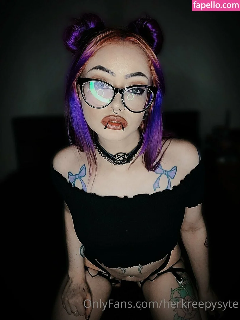 herkreepysyte Onlyfans Photo Gallery 