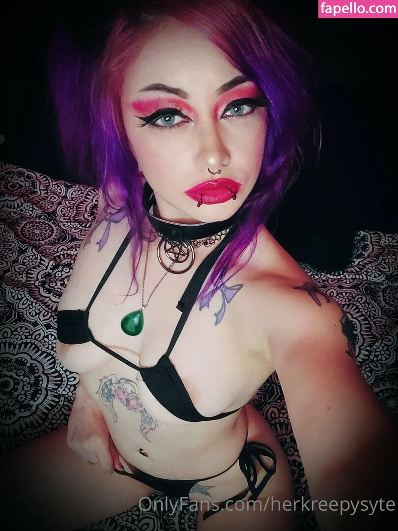 herkreepysyte Onlyfans Photo Gallery 