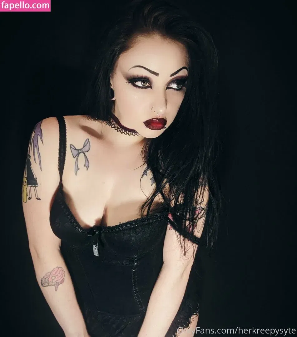 herkreepysyte Onlyfans Photo Gallery 