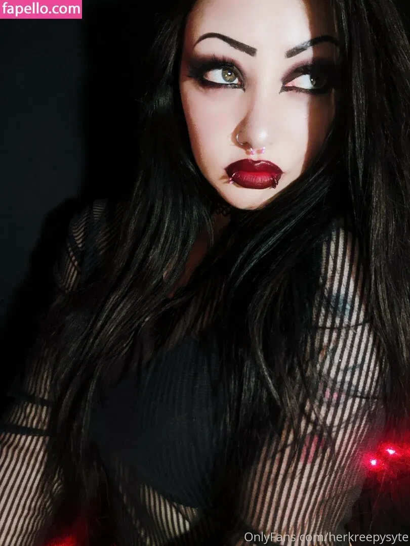 herkreepysyte Onlyfans Photo Gallery 