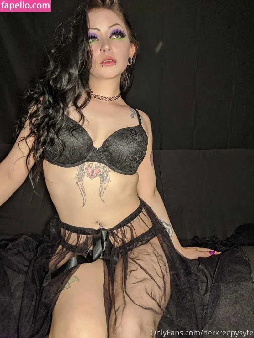 herkreepysyte Onlyfans Photo Gallery 