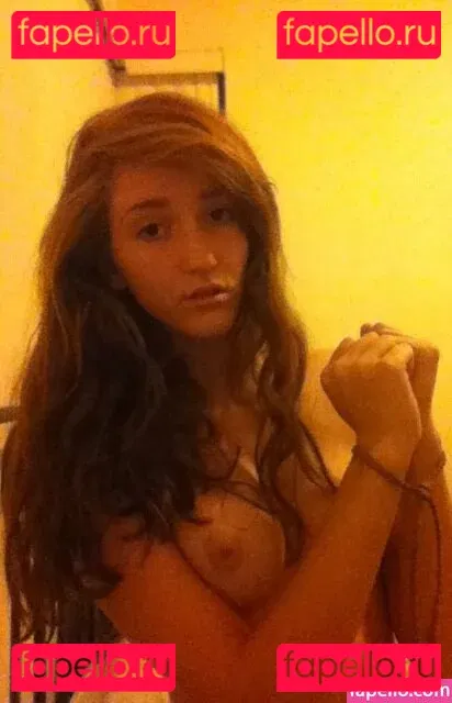 docilemoth Onlyfans Photo Gallery 