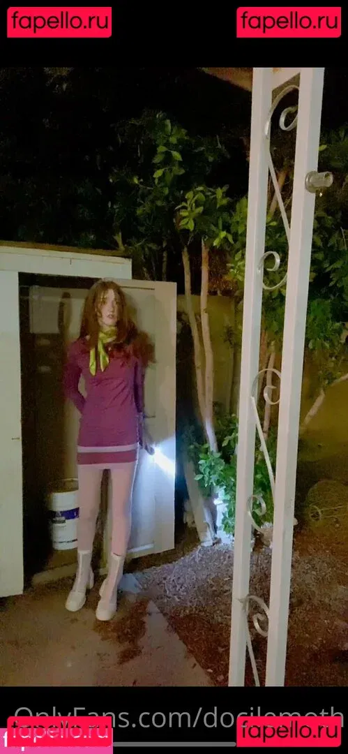 docilemoth Onlyfans Photo Gallery 