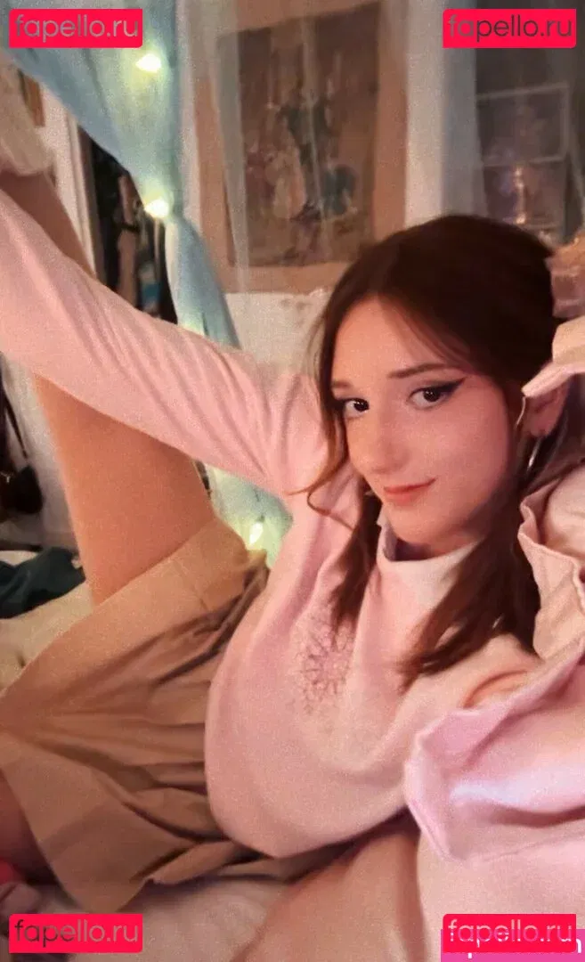 docilemoth Onlyfans Photo Gallery 