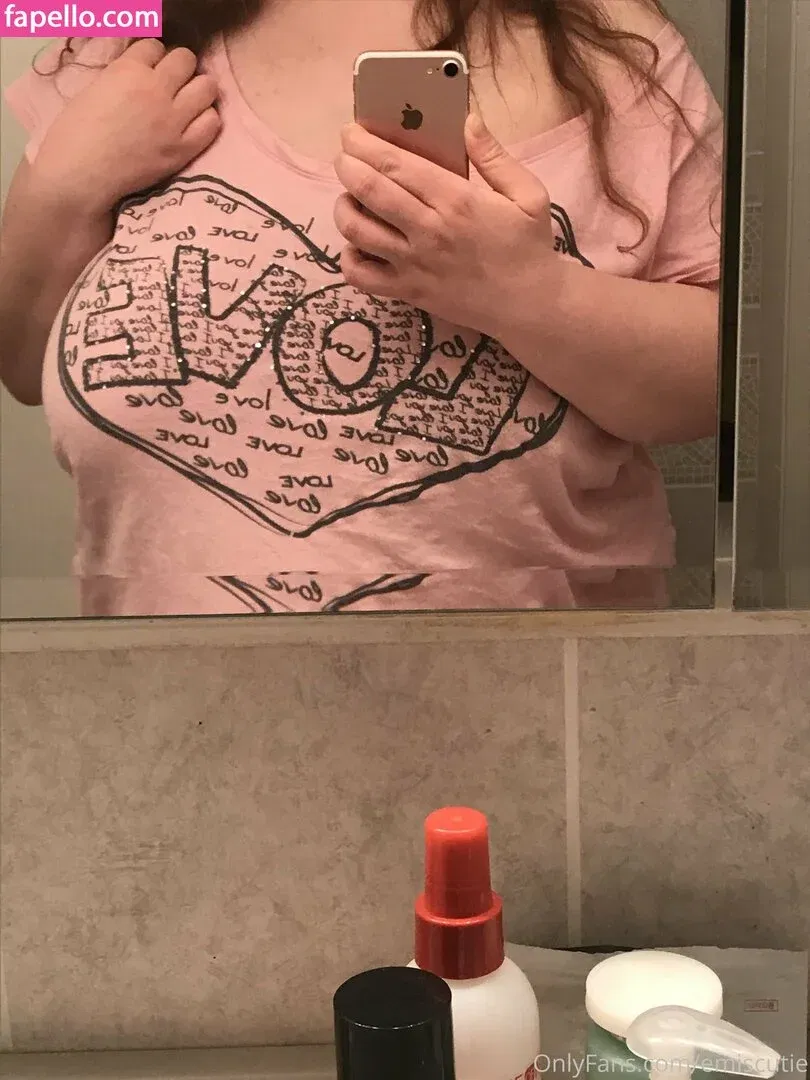 emiscutie Onlyfans Photo Gallery 