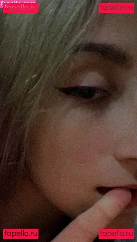 carolineeex Onlyfans Photo Gallery 