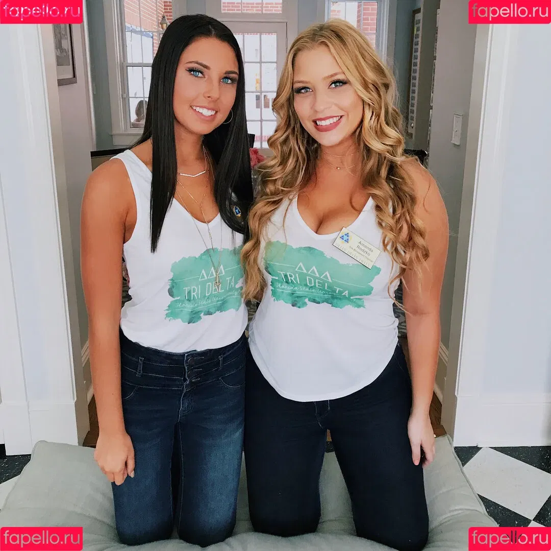 Amanda R Onlyfans Photo Gallery 