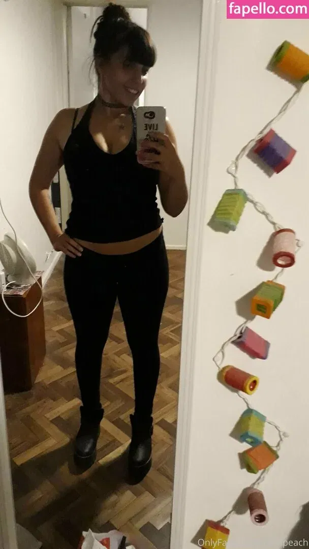 peachvicco Onlyfans Photo Gallery 