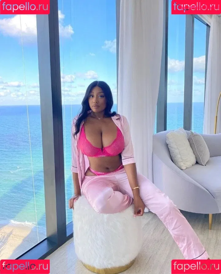 Vivi Panamera Onlyfans Photo Gallery 